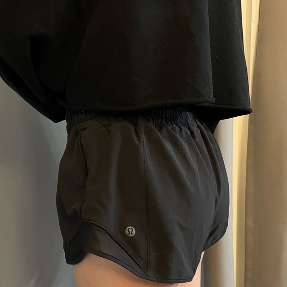Lululemon hotty hot shorts - Picture 2 of 2